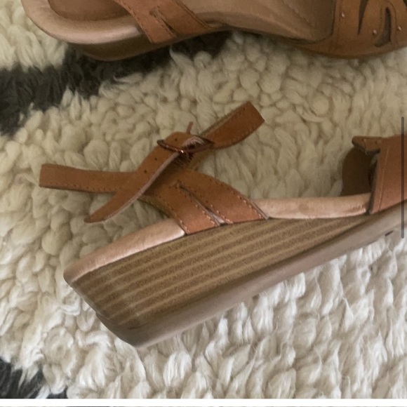 Perfect Leather Sandel - Picture 4 of 11